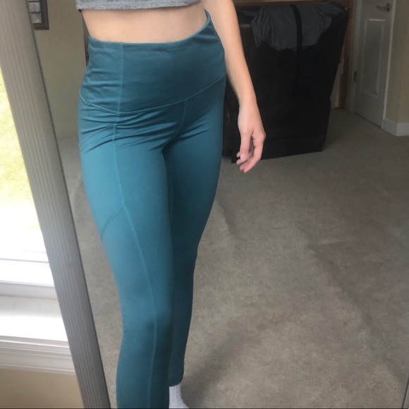 Super Cute Workout Leggings!! - Picture 2 of 5